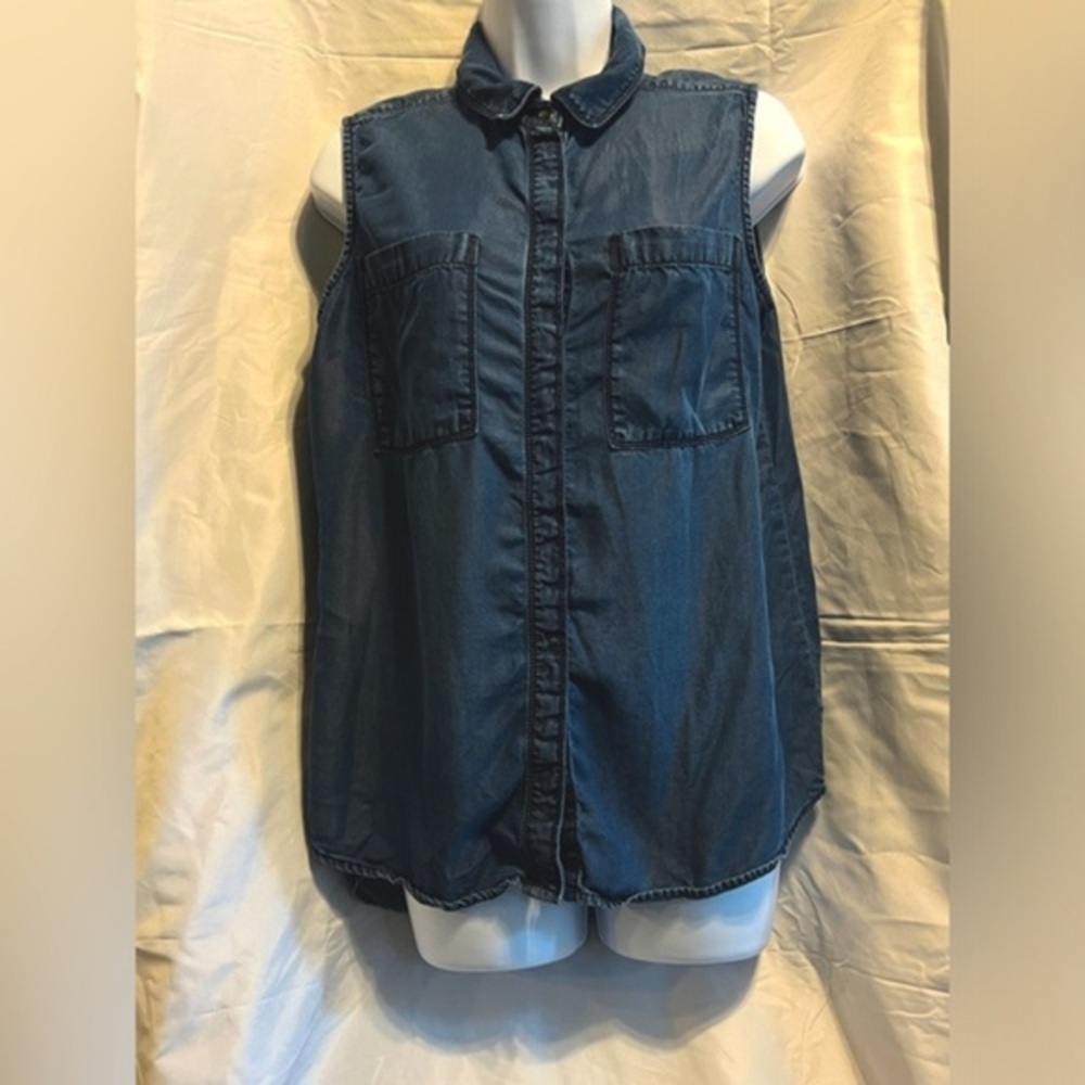 Halogen Sleeveless Denim Shirt - Size Small​
